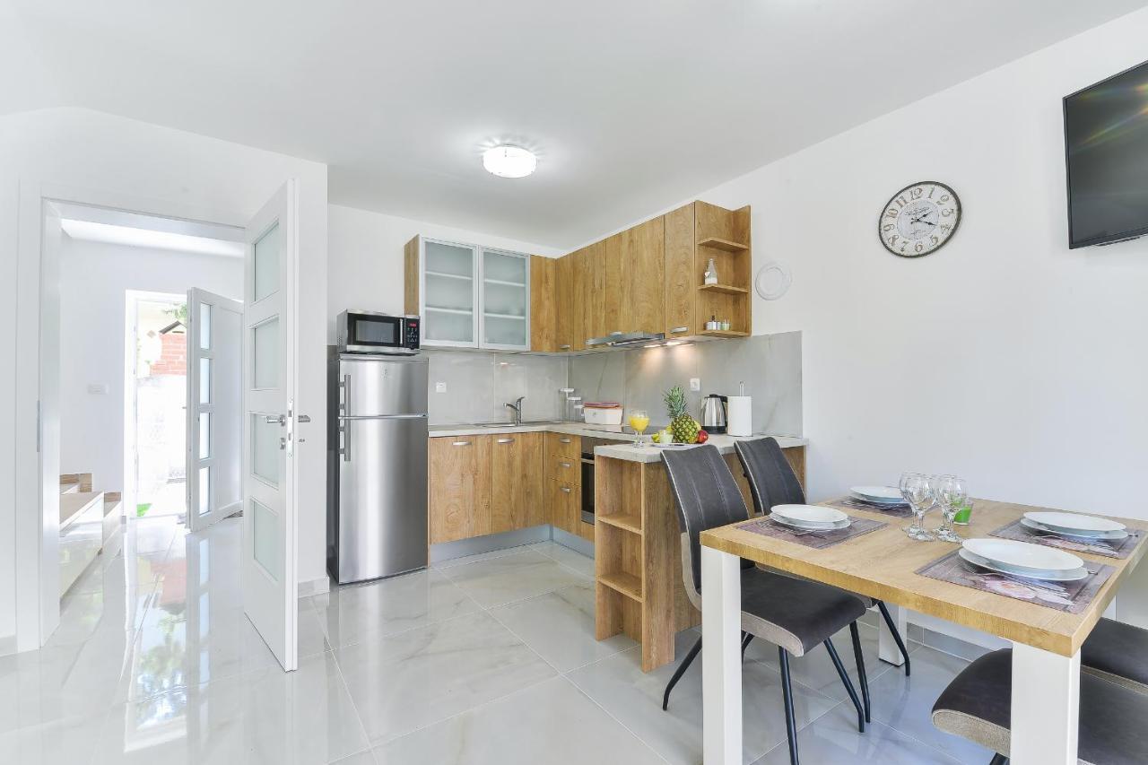 Cascada Villas With Private Jacuzzi And Private Parking Starigrad Paklenica Exterior foto