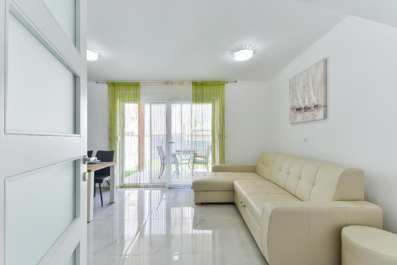 Cascada Villas With Private Jacuzzi And Private Parking Starigrad Paklenica Exterior foto