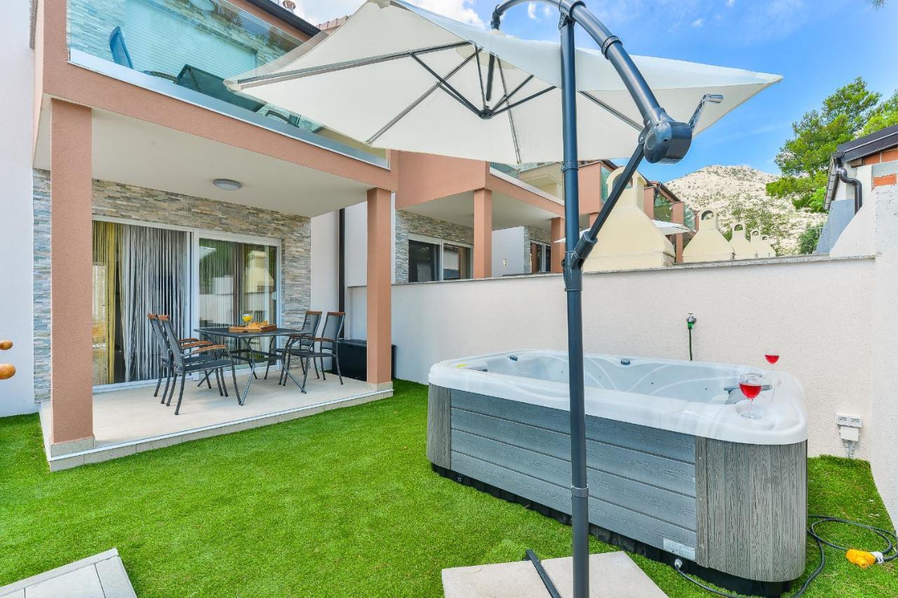 Cascada Villas With Private Jacuzzi And Private Parking Starigrad Paklenica Exterior foto