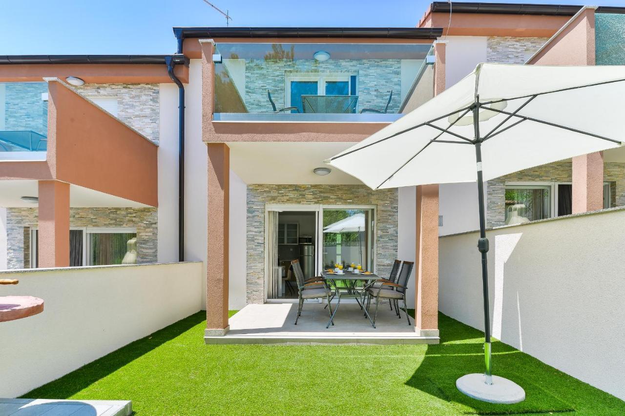 Cascada Villas With Private Jacuzzi And Private Parking Starigrad Paklenica Exterior foto