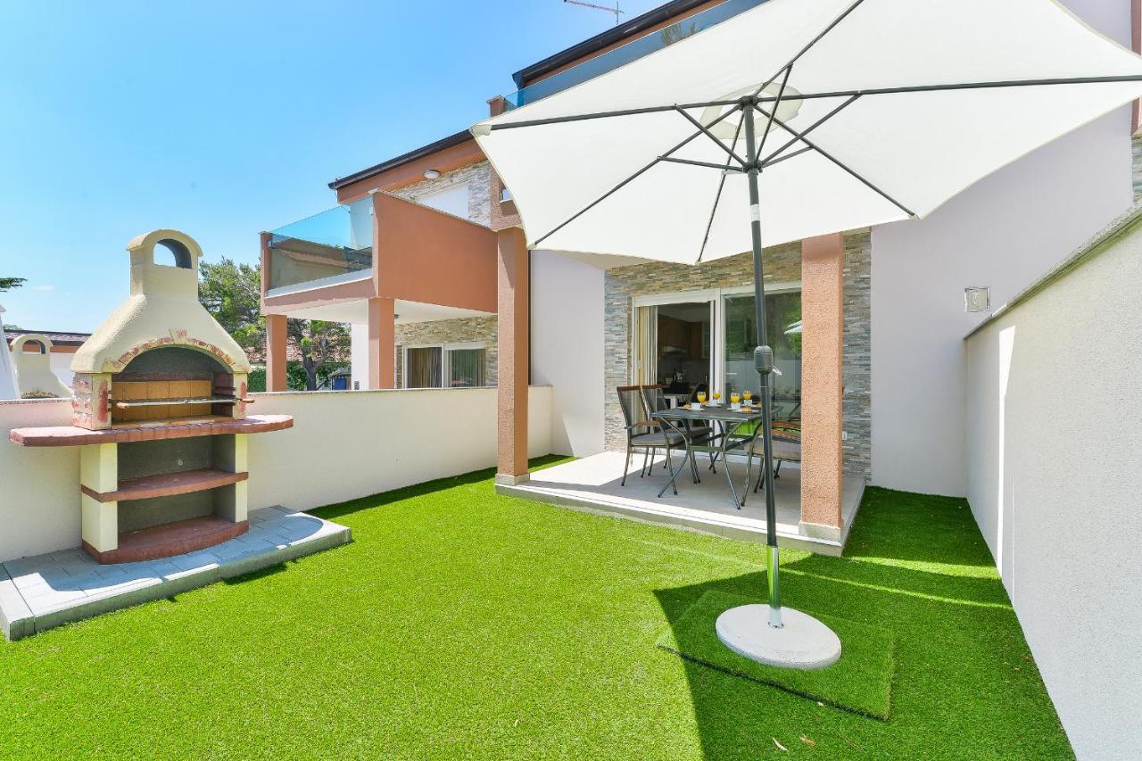 Cascada Villas With Private Jacuzzi And Private Parking Starigrad Paklenica Exterior foto