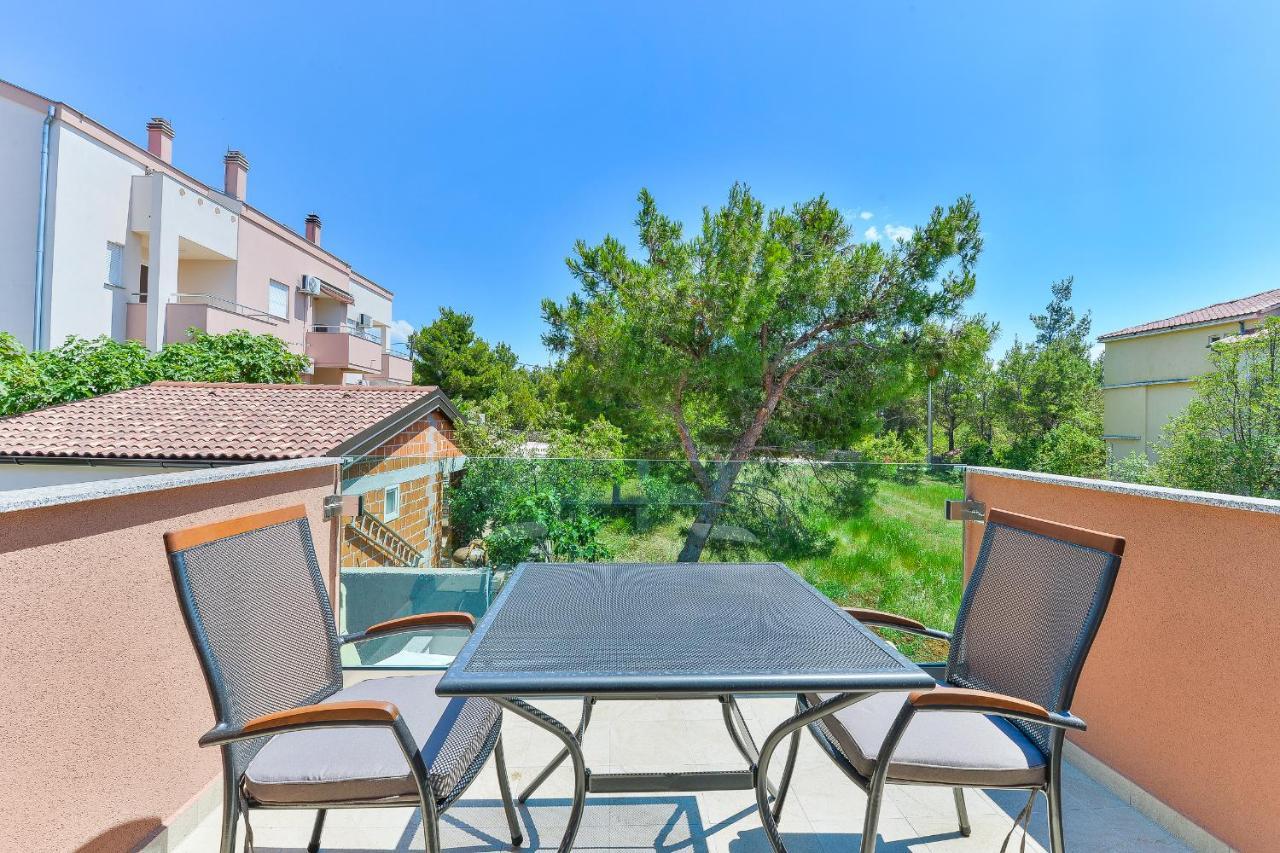 Cascada Villas With Private Jacuzzi And Private Parking Starigrad Paklenica Exterior foto