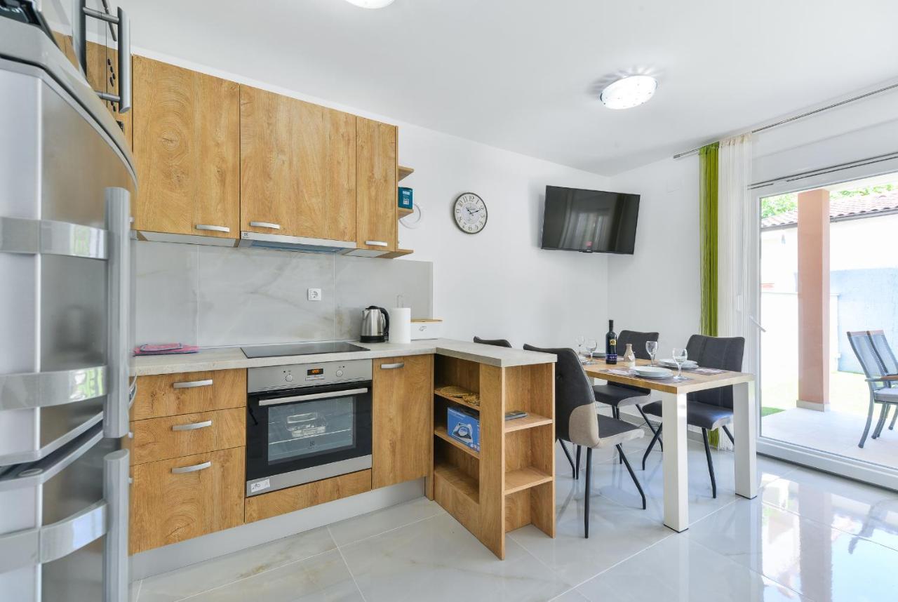 Cascada Villas With Private Jacuzzi And Private Parking Starigrad Paklenica Exterior foto