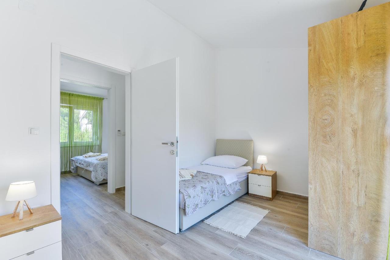 Cascada Villas With Private Jacuzzi And Private Parking Starigrad Paklenica Exterior foto